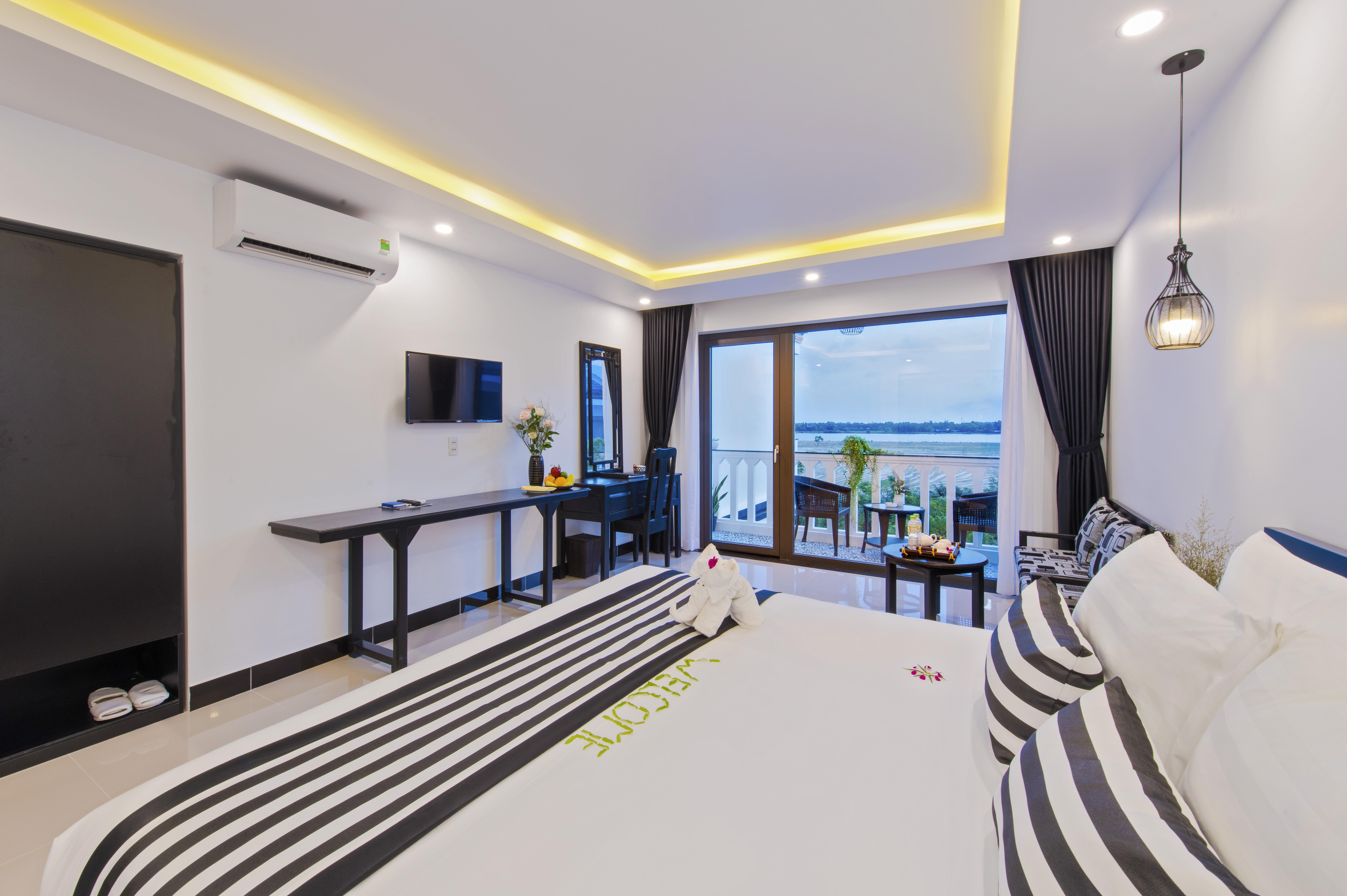 Gem Riverside Hotel Хойан Экстерьер фото
