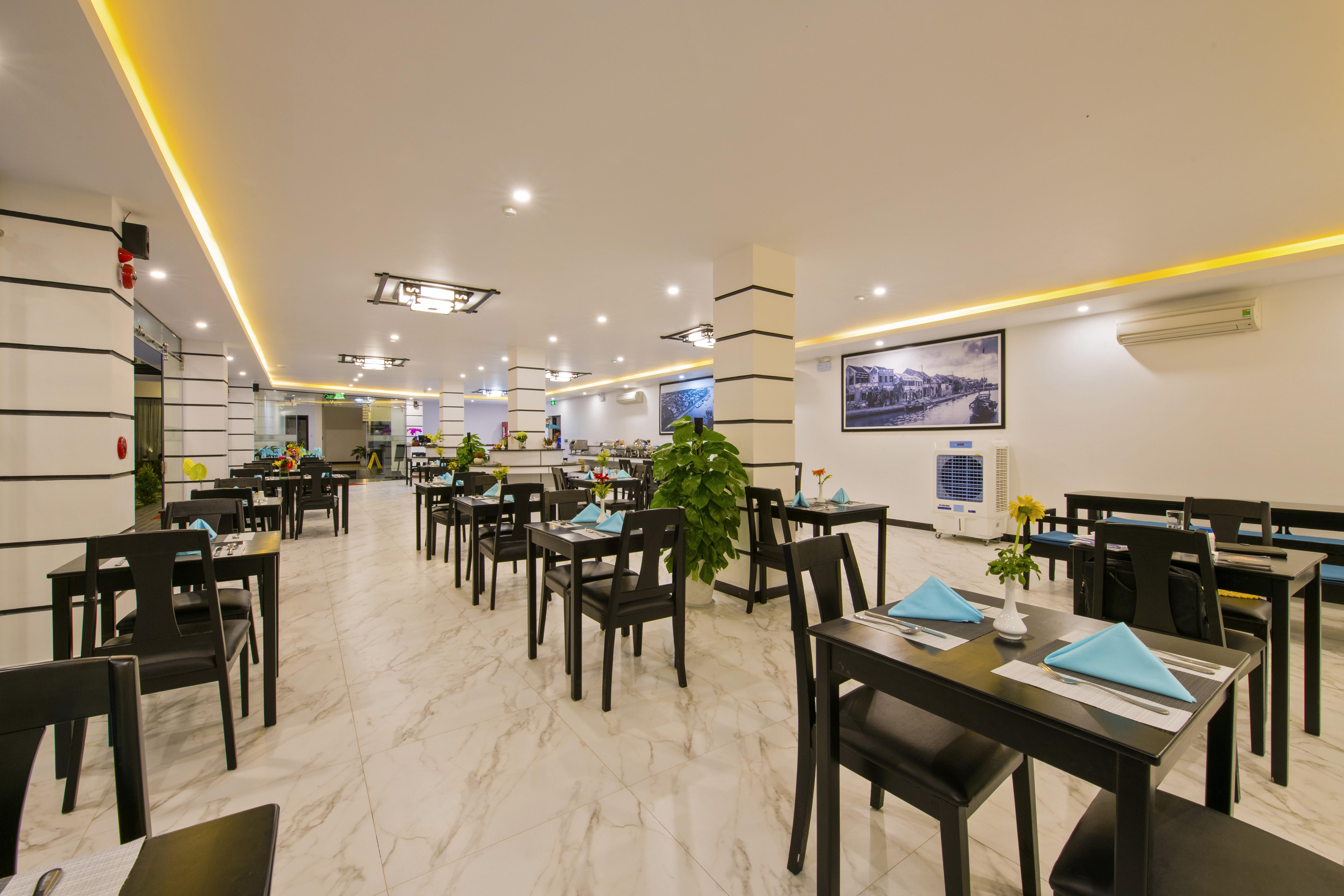 Gem Riverside Hotel Хойан Экстерьер фото
