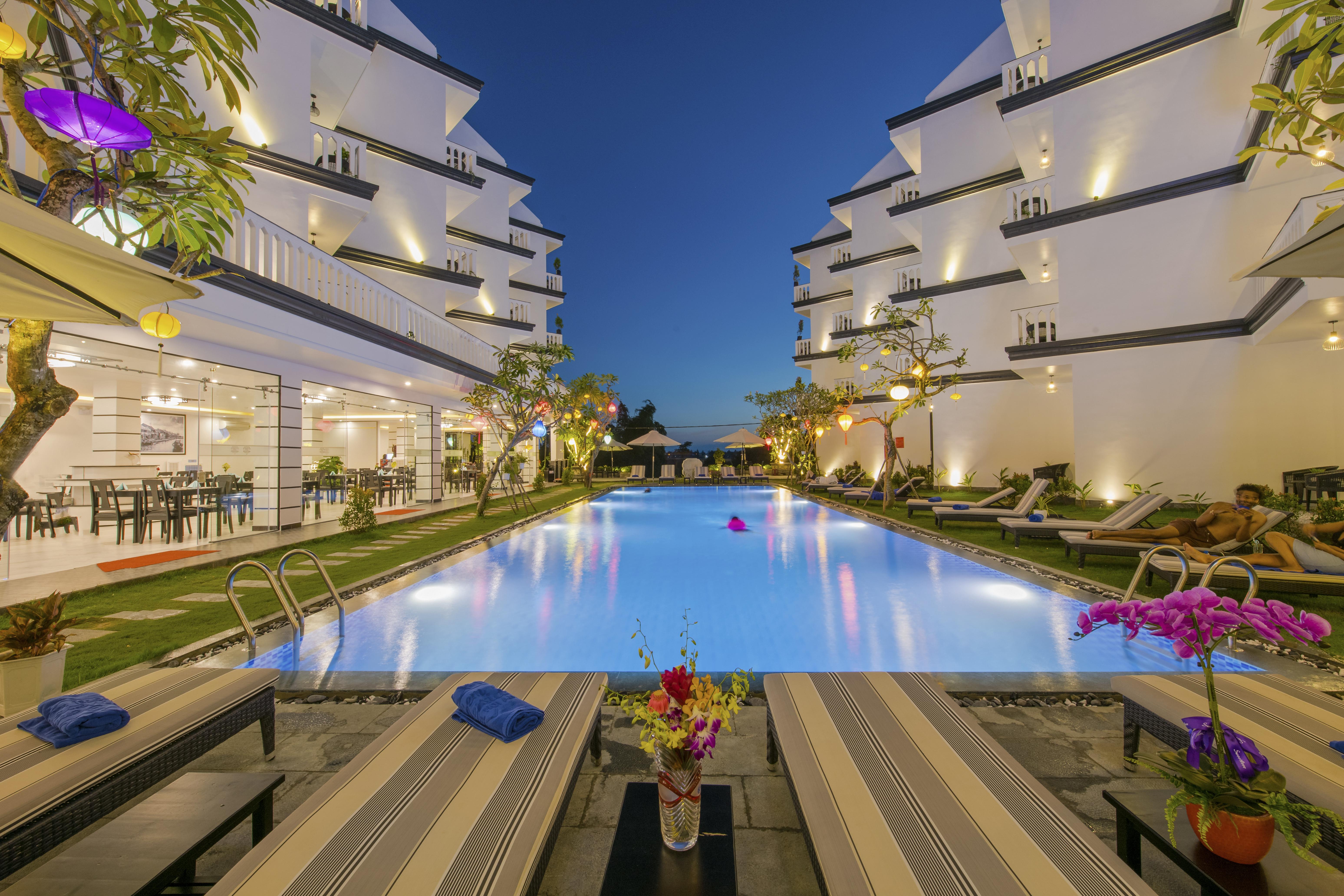 Gem Riverside Hotel Хойан Экстерьер фото